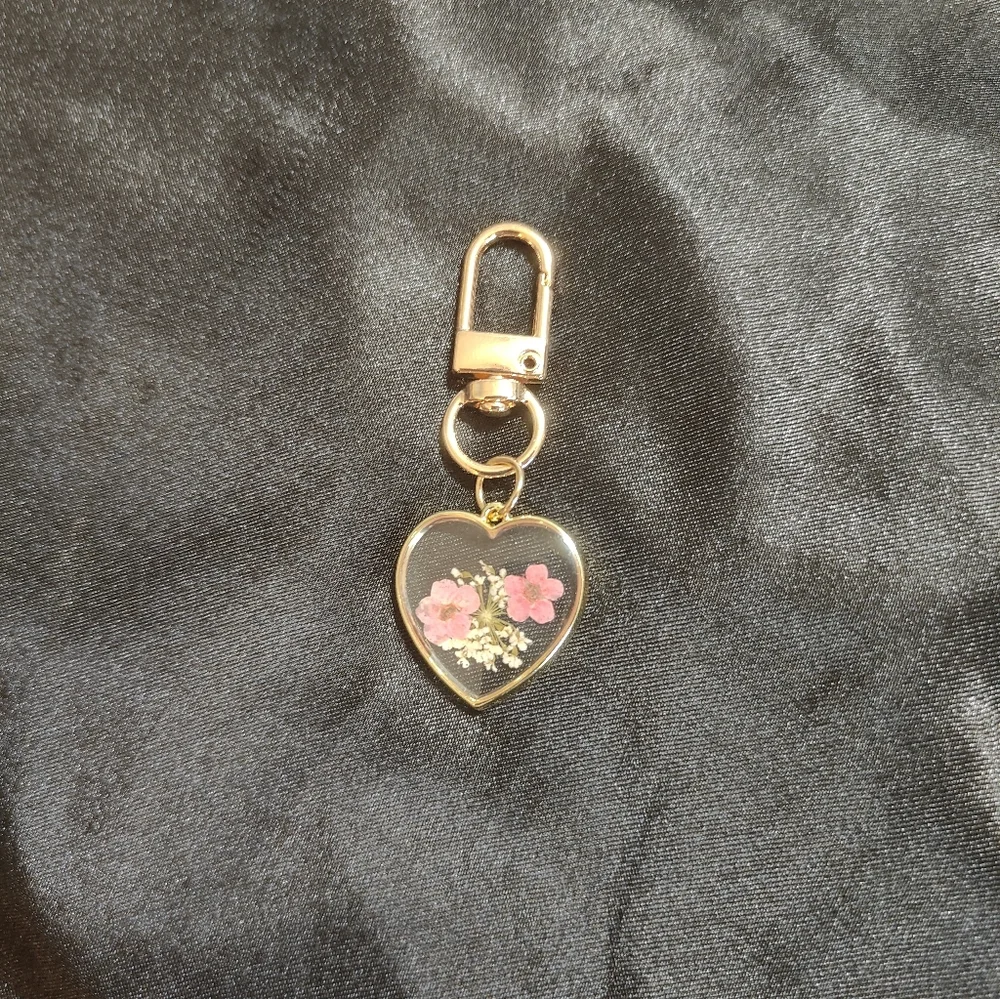 Pressed Flower Keychain Gold Heart Bag Charm Floral Purse Accessory Pink